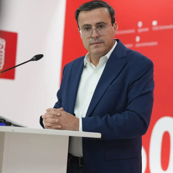 Gallardo dimite tras el desplome del PSOE en Extremadura